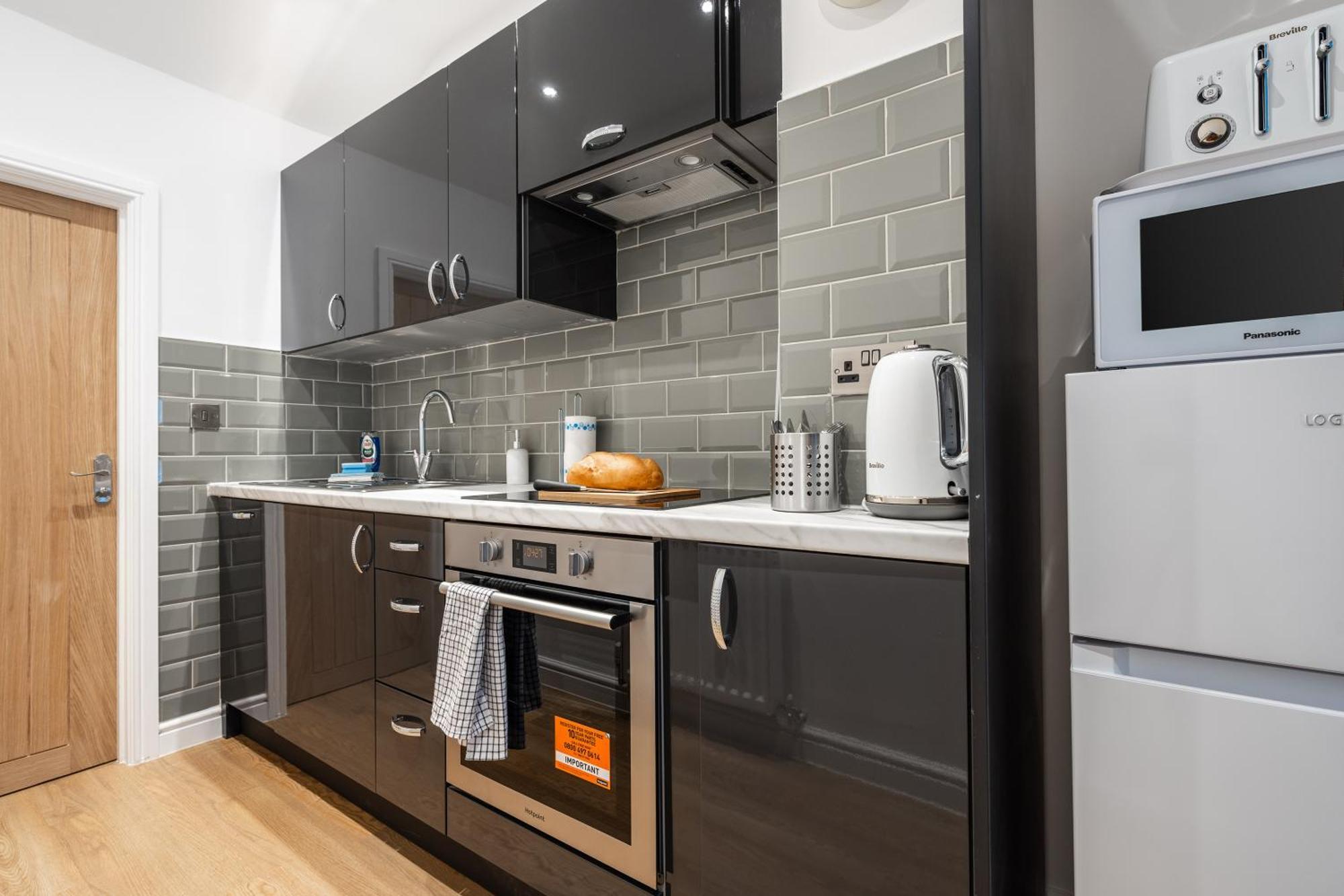 Buxton Apartment - 1 Bed, Free Parking, Wi-Fi Hazel Grove Exterior photo