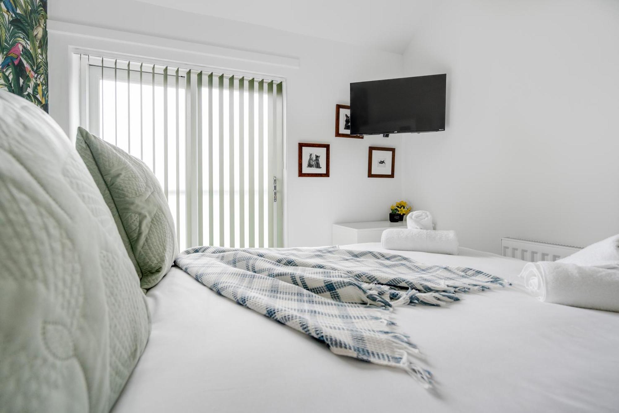 Buxton Apartment - 1 Bed, Free Parking, Wi-Fi Hazel Grove Exterior photo
