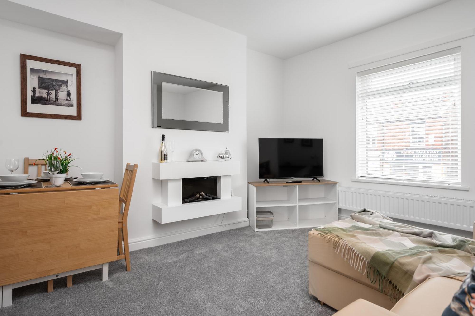 Buxton Apartment - 1 Bed, Free Parking, Wi-Fi Hazel Grove Exterior photo