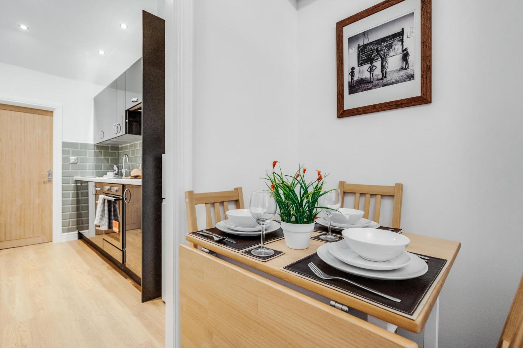 Buxton Apartment - 1 Bed, Free Parking, Wi-Fi Hazel Grove Exterior photo